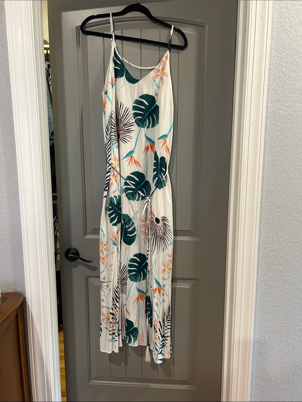 Umgee White Tropical Floral Maxi Dress with Green Leaf Print